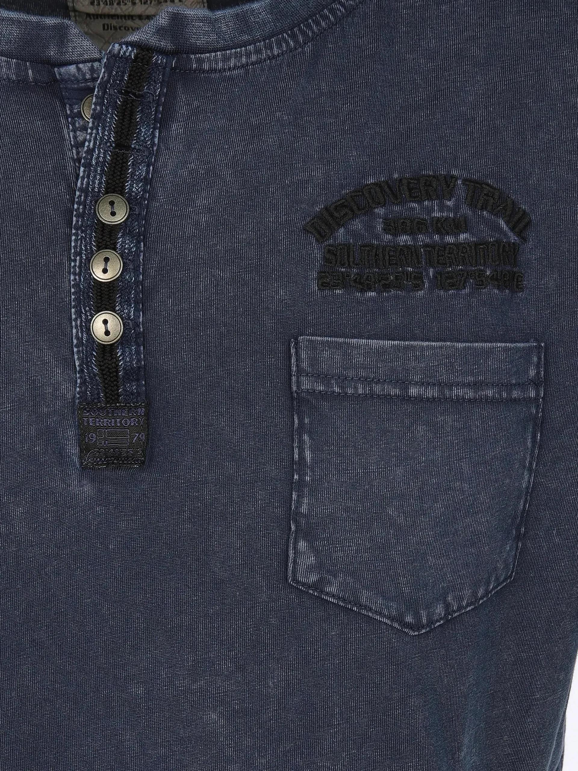 Herren Southern Territory Herren Henleyshirt im Used Look