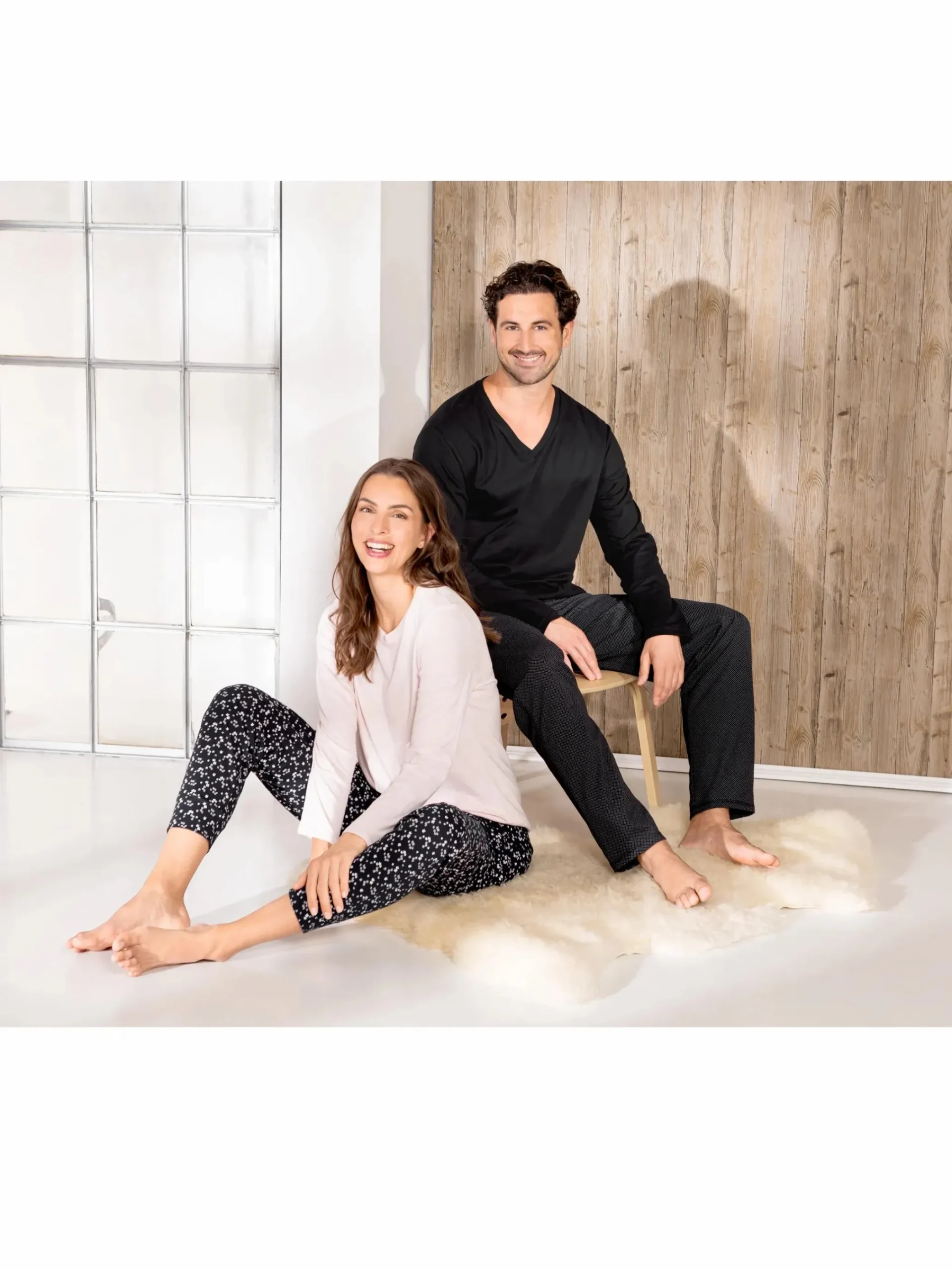 Herren UNCOVER by Schiesser Herren Pyjama mit V-Ausschnitt