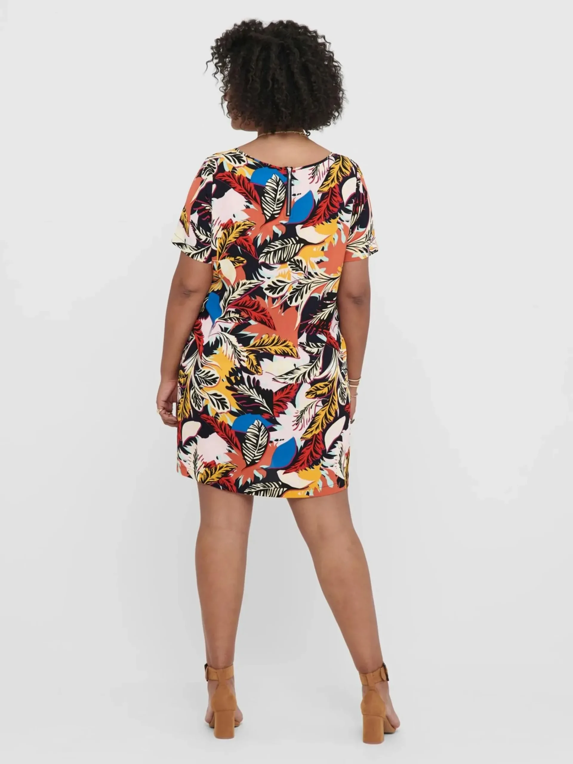 Damen Only Carmakoma CARLUXLOU SS V-NECK K Kleid